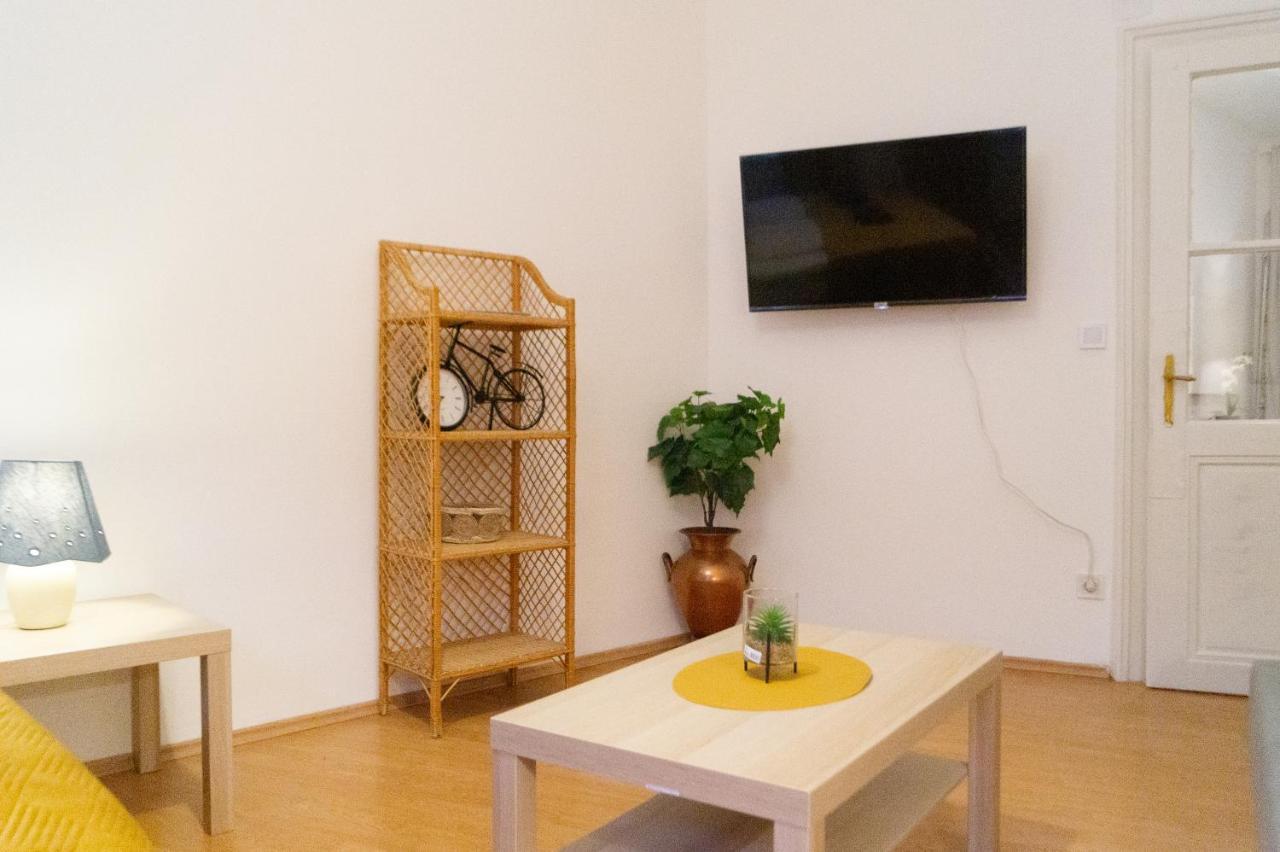Economy 1Br Apartment Well Connected To The Whole City Bécs Kültér fotó