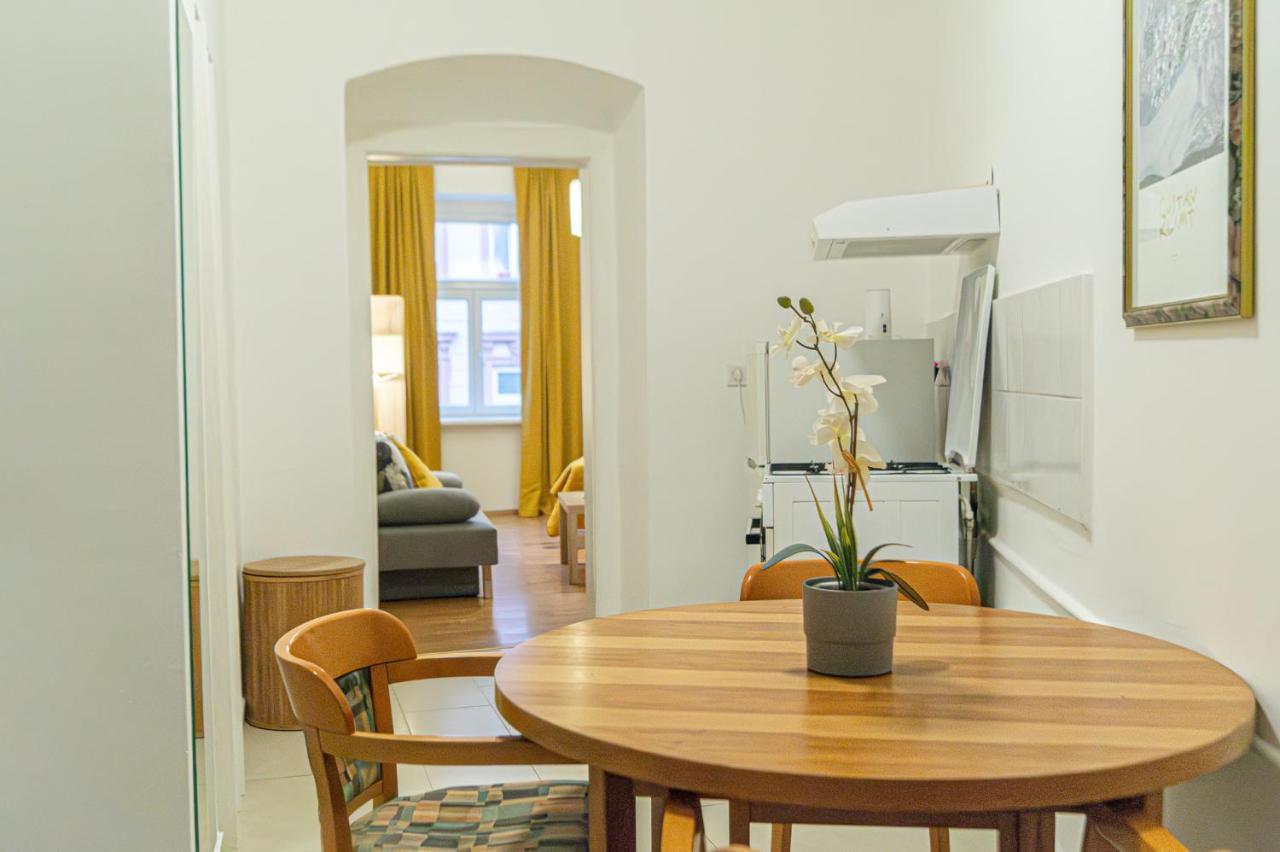 Economy 1Br Apartment Well Connected To The Whole City Bécs Kültér fotó